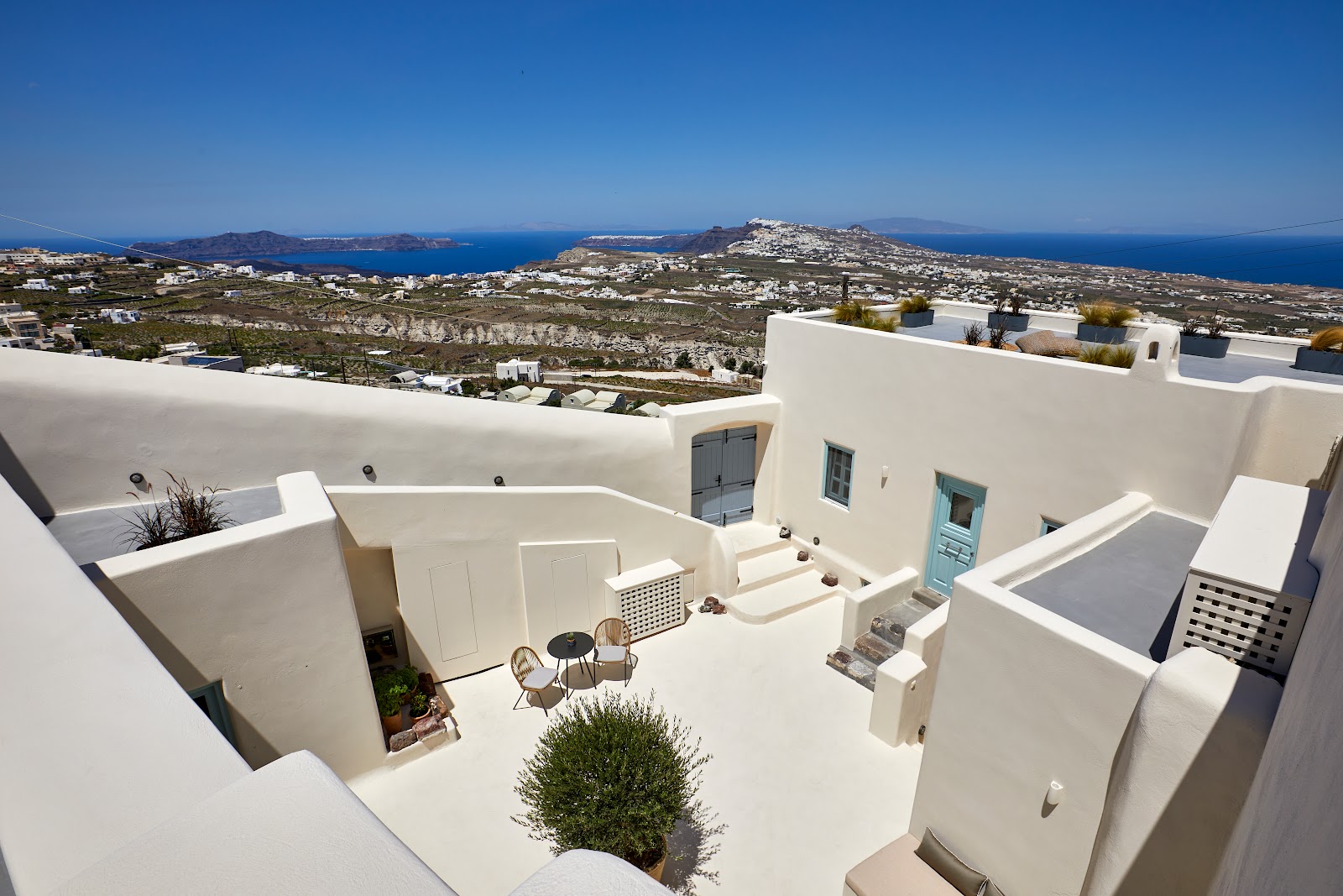 Bluewhite Villa