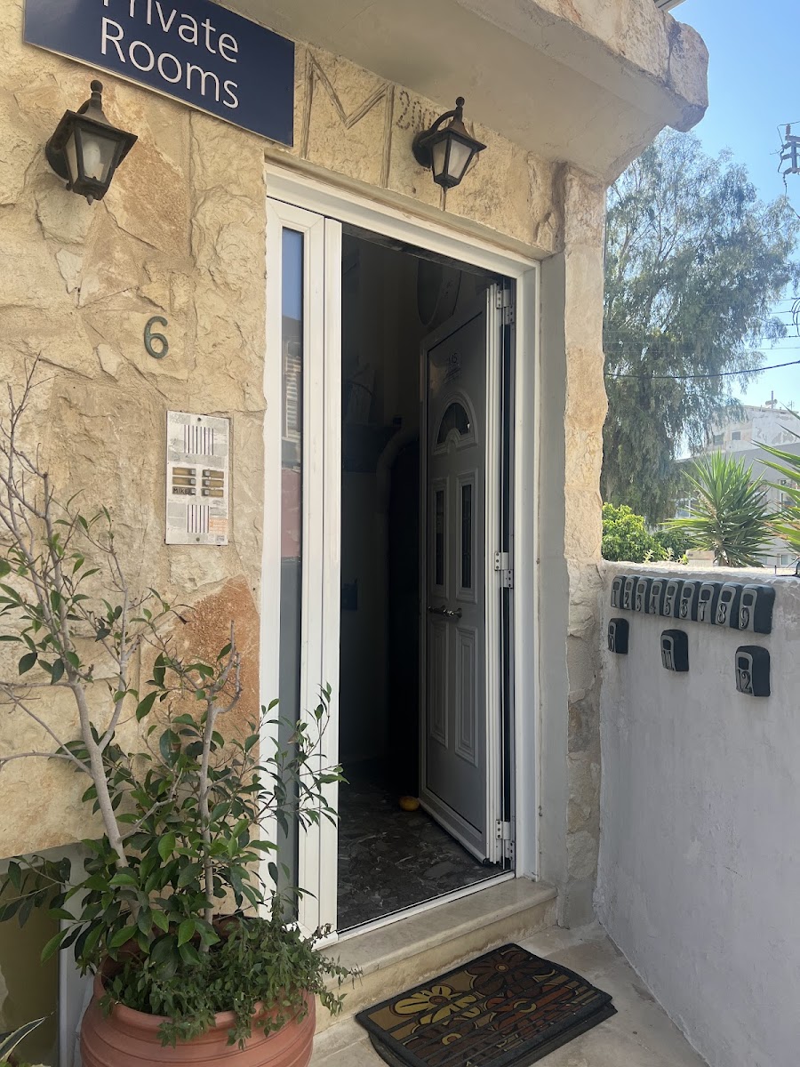 Candia Studios & Rooms