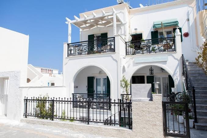 Elia Caldera Suites