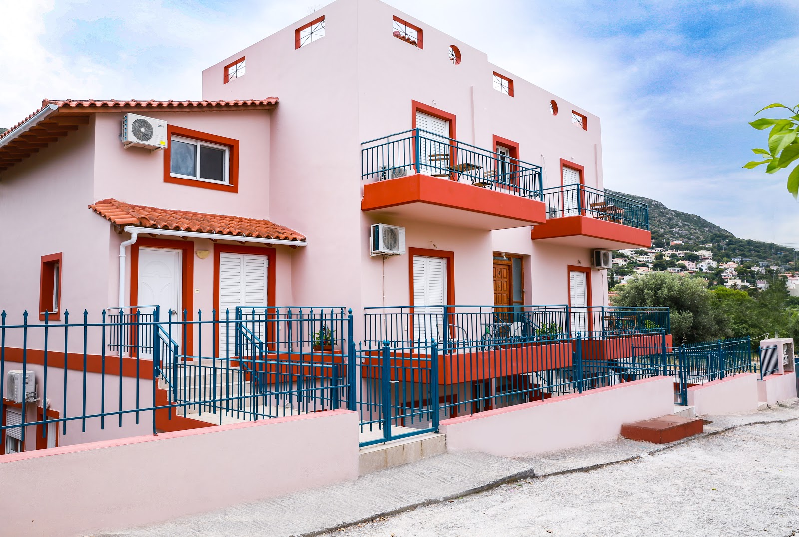 George's apartments by the Sea and Airport