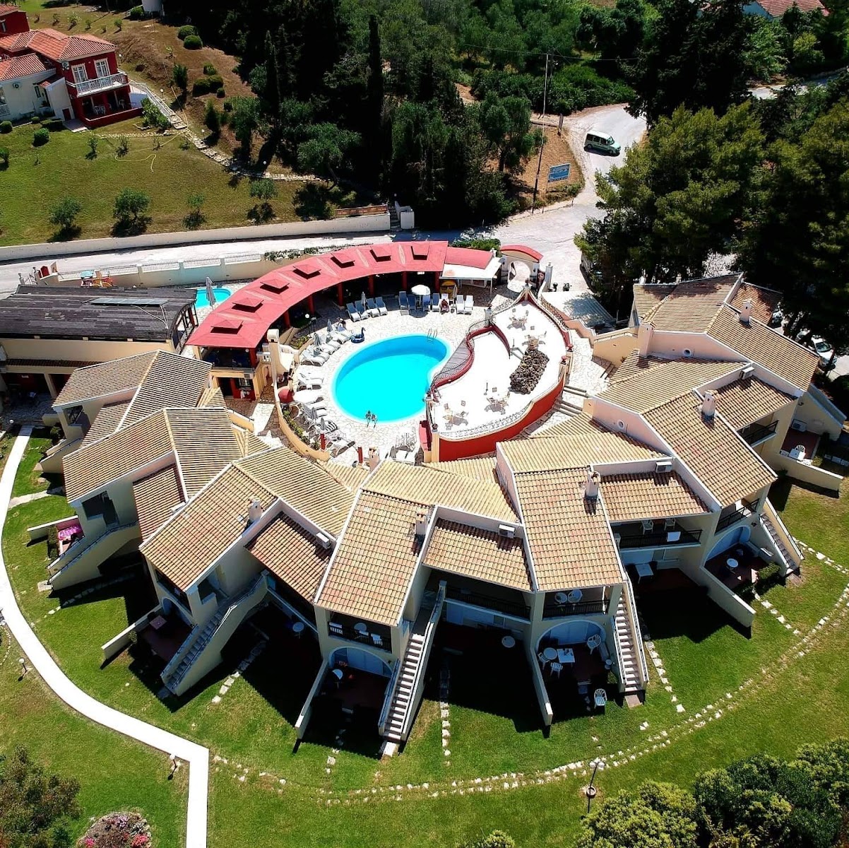 Kavos Plaza Hotel