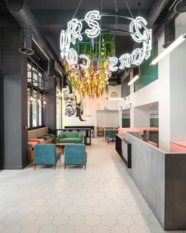 Kin Athens - A Home Away From Home