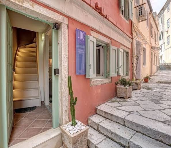 Luminous 2BD Stone Apartment