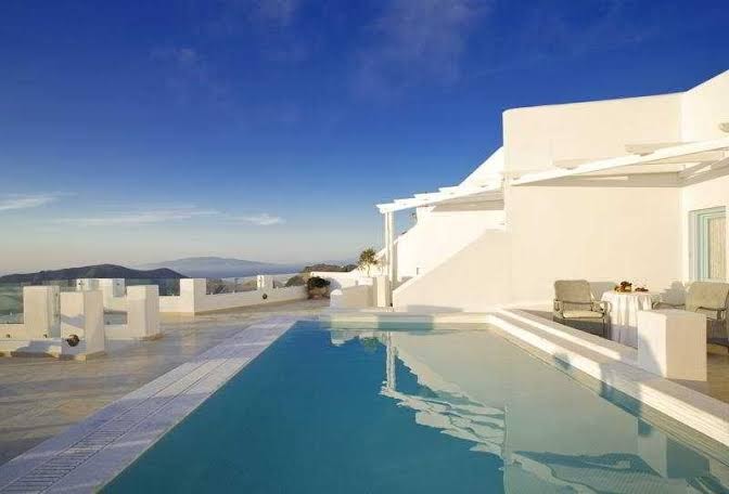 N RO Boutique Hotel