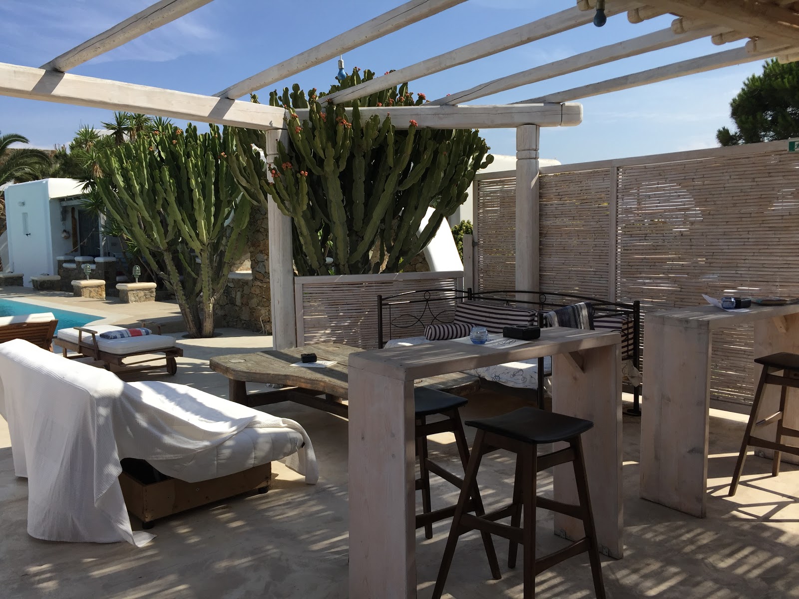 Oliving Mykonos Luxury Suites