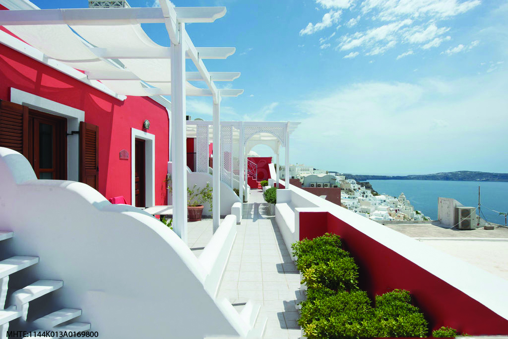 On the Cliff, Suites