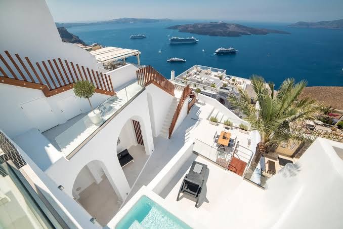 On the Cliff, Suites