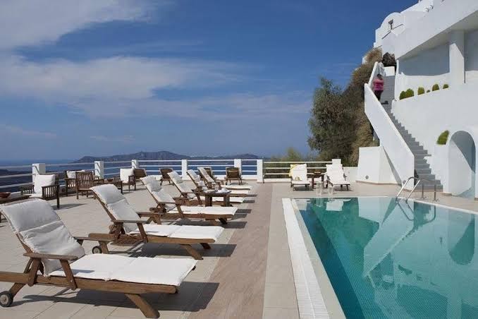 Pantelia Suites