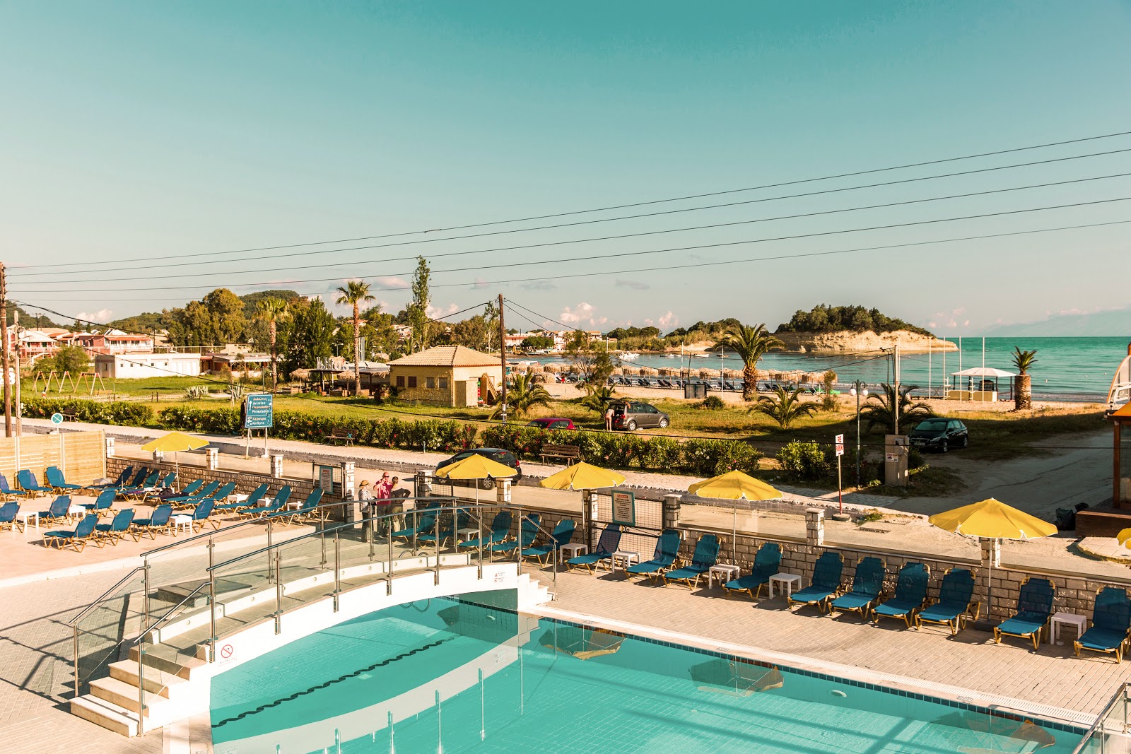 Paradise Hotel / Apartments