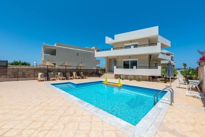 Paralos Kosta Mare