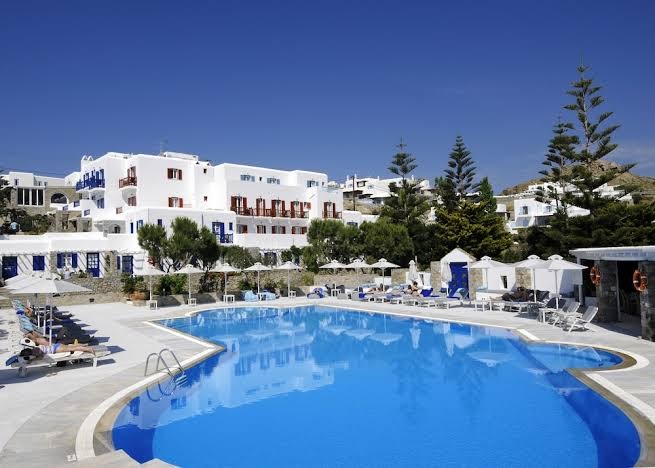 Pelican Bay Hotel