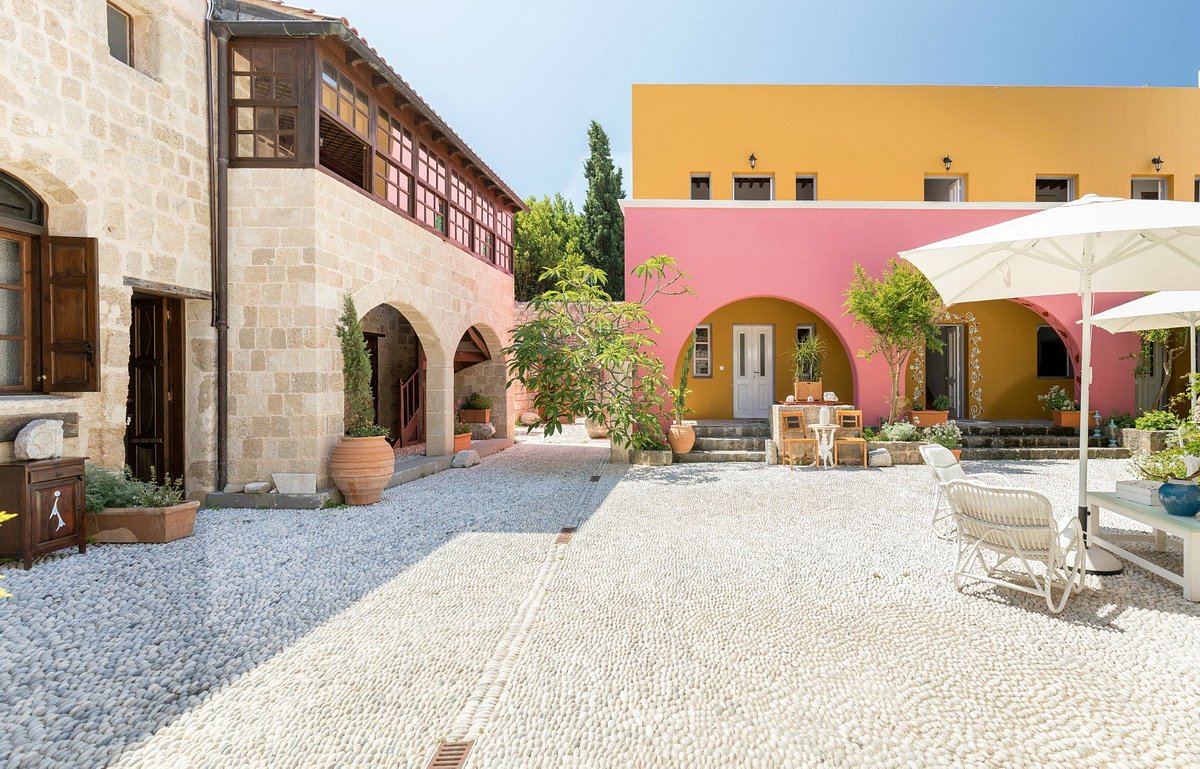 STAVROS Bar & Pension
