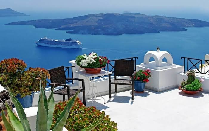 Suntorini Restaurant - Cafe