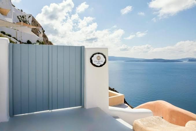 White Cellar cave houses by Cycladica