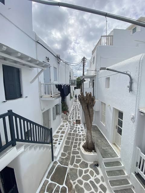 White rooms mykonos town