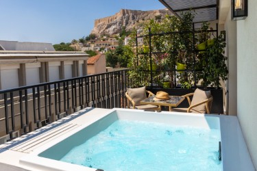 Woo Suites