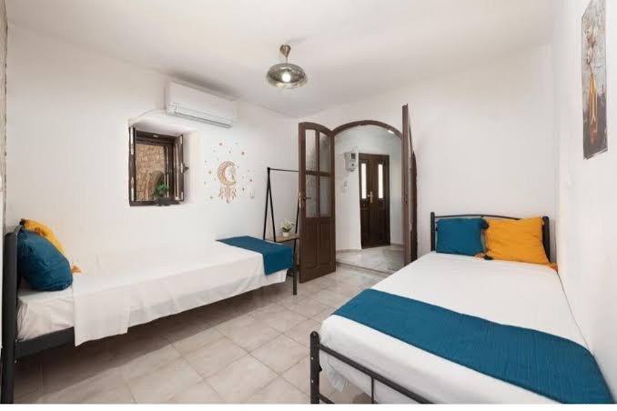 Xenofon Traditional Rooms