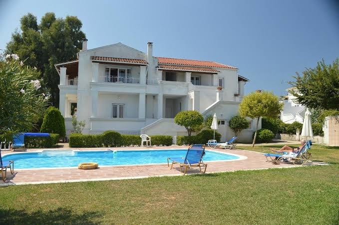 Zefiros Apartments